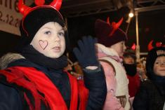 Čertí rej na náměstí aneb "Stromečku rozsviť se!"