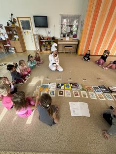 Březen, měsíc knihy- Kuřátka