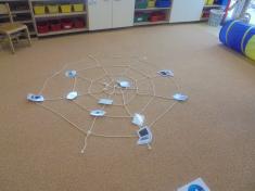 Malá digitální univerzita - "Co je to internet"? Motýlci