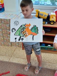 U našeho lesíka, starý ježek naříká. Motýlci