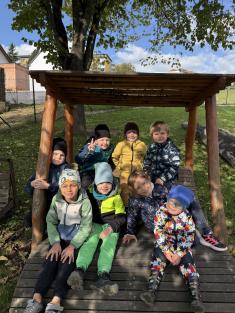 Koťátka a podzim na poli 