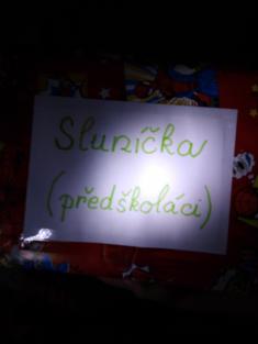 SLUNÍČKA-PŘEDŠKOLÁCI NOCOVALI VE ŠKOLCE