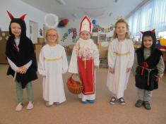 Pohádky medvědí babičky- Mikuláš  - Motýlci