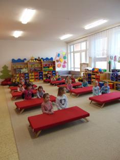 Hola, hola, škola Kuřátka volá!