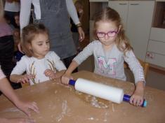 Martine, vstaň, sedlej koně, rozsypej sníh po záhoně. - Hvězdičky