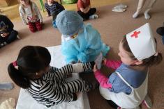 "Ručičky my čilé máme,do řemesel se hned dáme"-SLUNÍČKA