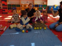 Jablíčko se&nbsp;skutálelo, vůbec ho to nebolelo. 1