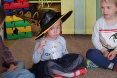 COPAK JE TO ZA ČÁRY?  KDO TO VAŘÍ LEKTVARY?-Sluníčka